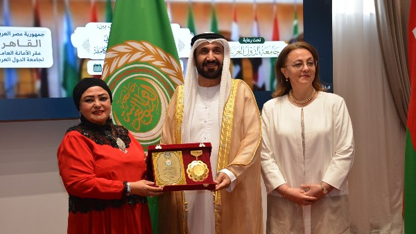 تكريم محمد بن أحمد اليماحي رئيس البرلمان العربي 