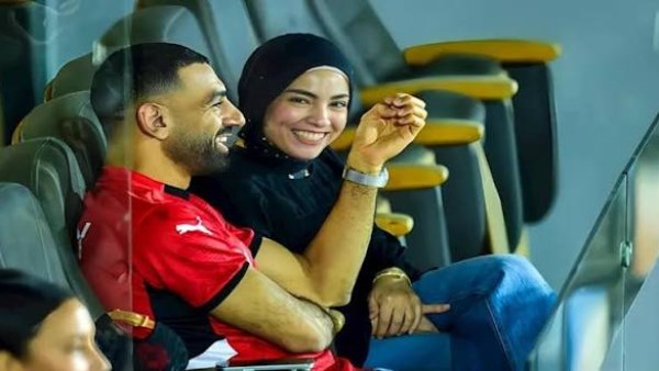 محمد صلاح وزوجته
