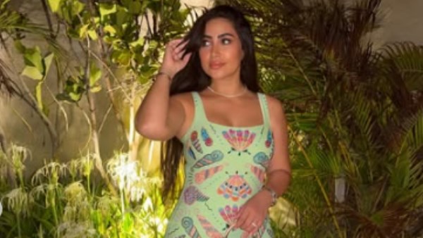 بوسي تستعرض أناقتها بهذه الإطلالة.. صور