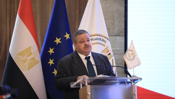  الدكتور محمد عمارة