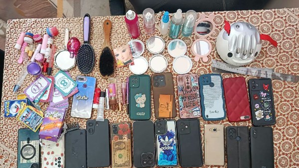 حصيلة تفتيش حقائب طلاب الإعدادي بإحدى المدارس