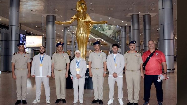 القوات المسلحة تستقبل أبطالها الرياضيين المشاركين بدورة ألعاب البحر الأبيض المتوسط بعد تتويجهم بعدد ٦ ميداليات متنوعة في رفع الأثقال