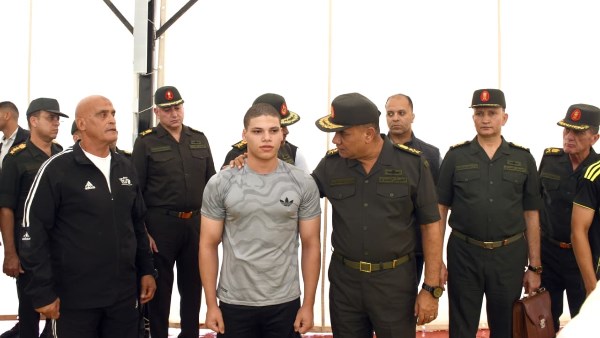 وزير الدفاع يتفقد اختبارات القبول بالأكاديمية العسكرية المصرية والكليات العسكرية