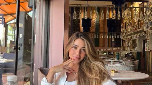 سارة سلامة تخطف الانظار بالكاجوال