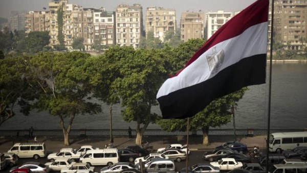 أحمد أيوب: الدولة حققت إنجازات كبيرة.. والمواطن يريد رؤية أثرها في حياته اليومية أحمد أيوب: الدولة حققت إنجازات كبيرة.. والمواطن يريد رؤية أثرها في حياته اليومية