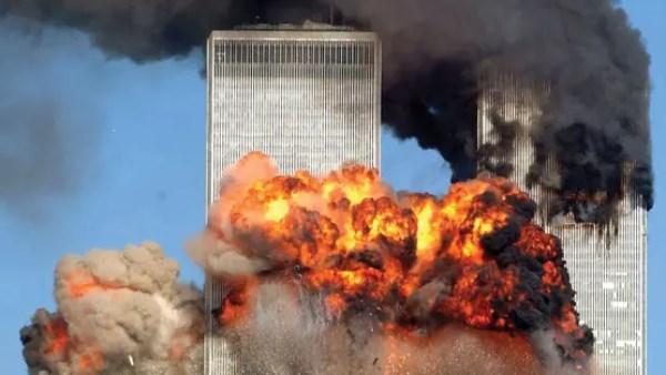  استهداف تنظيم القاعدة لبرجي مركز التجارة العالمي 