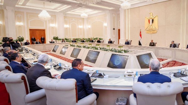 نشأت الديهي: كلمة السيسي خلال اجتماعه بالحكومة والمحافظين رسائل للداخل والخارج 