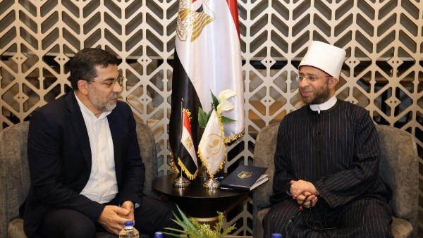 وزير الأوقاف ونائب شيخ الإسلام بأذربيجان يبحثان توسيع التعاون