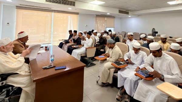 "أكاديمية الأزهر العالمية" تعقد مجلسًا حديثياً للأئمة والدعاة من الهند