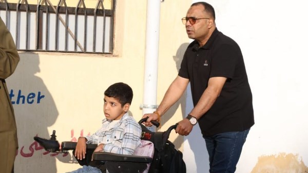 الأزهر ينشر صورًا إنسانية من اليوم الدراسي بالمعاهد