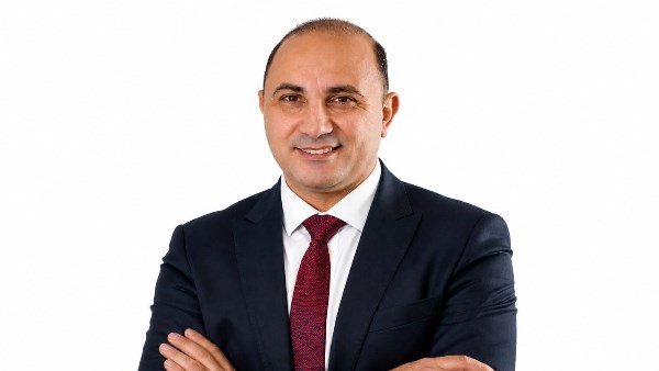 يوسف عماد
