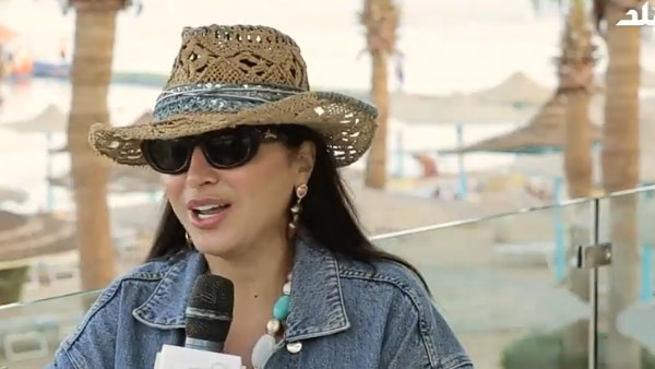 الفنانة روجينا