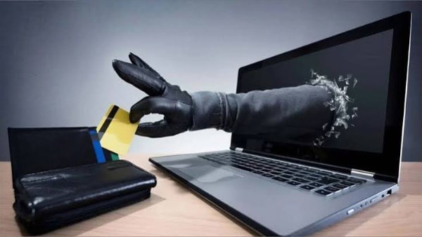 عروض وهمية تسرق بياناتك.. كيف يقع عملاء البنوك في فخ الخصومات؟
