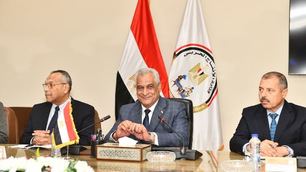 وزير الإنتاج الحربي