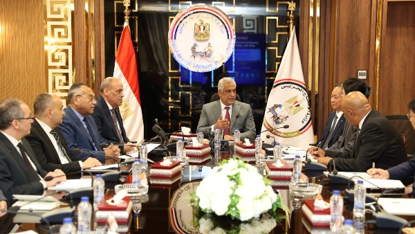 وزير الإنتاج الحربي