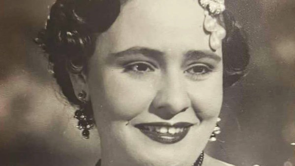 الفنانة ماري عز الدين