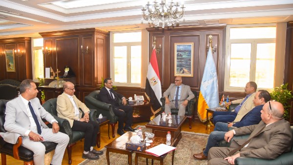 محافظ الاسكندرية ومجلس الصحفيين