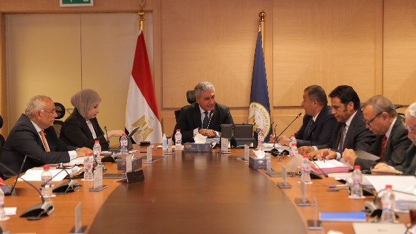 وزير السياحة والآثار 