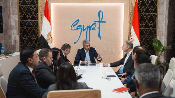 وزير السياحة والآثار 