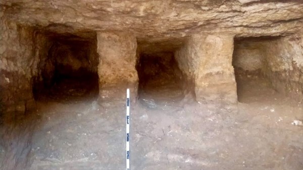 كشف أثري جديد بمنطقة تل اليهودية الأثرية 