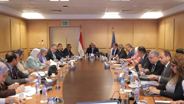 وزير السياحة والآثار 
