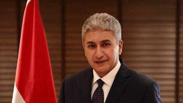 وزير السياحة والآثار 
