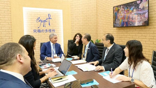 وزير السياحة والآثار 