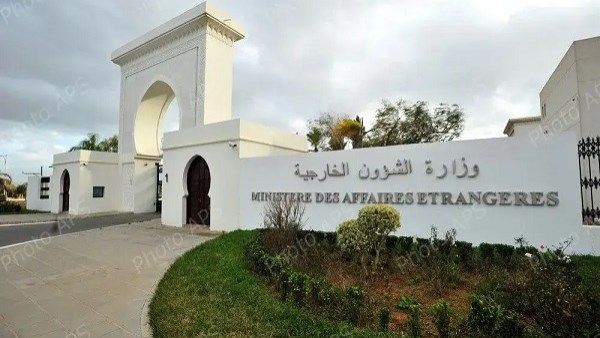 الجزائر تدين وتستنكر بشدة الاعتداءات التي استهدفت عدة مدن بالسعودية الجزائر تدين وتستنكر بشدة الاعتداءات التي استهدفت عدة مدن بالسعودية
