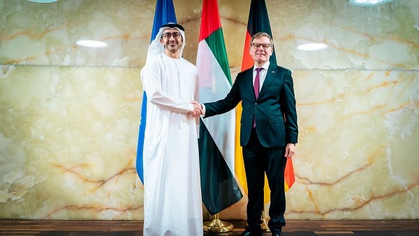 وزير الخارجية الاماراتي