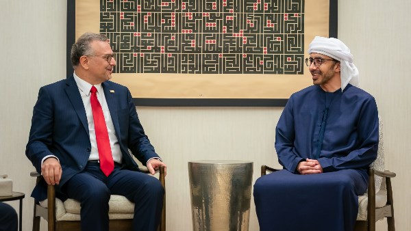 وزير الخارجية الإماراتي