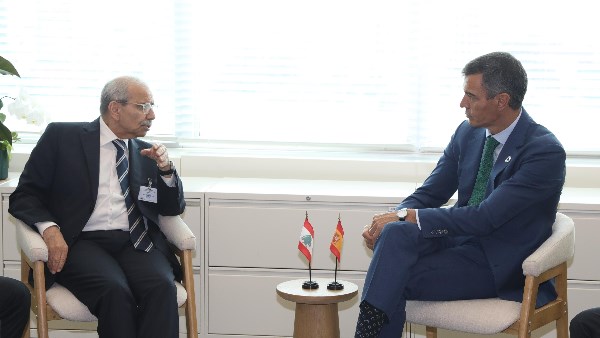 نواف سلام 