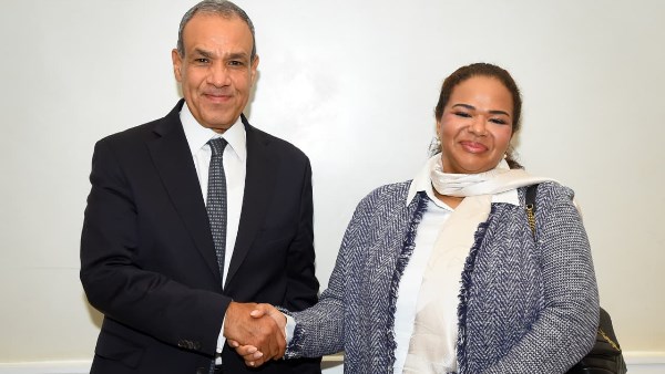 وزير الخارجية مع نظيرته الكونجولية