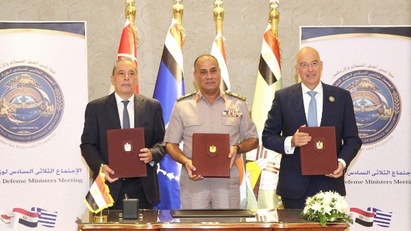 وزراء دفاع مصر واليونان وقبرص