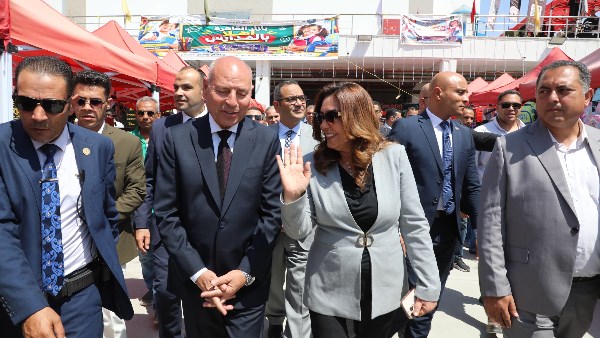 وزيرة التنمية المحلية و محافظ القاهرة 