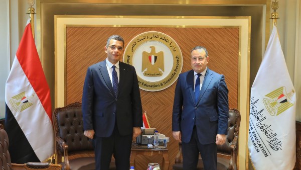 وزير التعليم العالي 