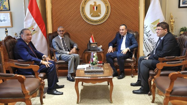 وزير التعليم العالي 