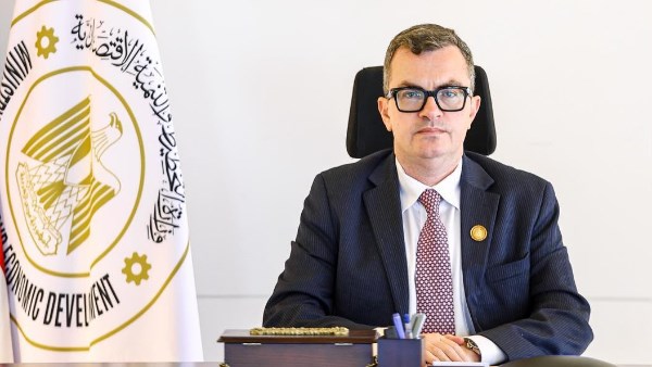 أحمد رستم 