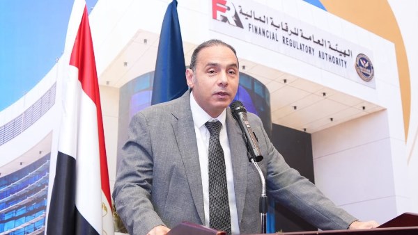 الدكتور إسلام عزام رئيس هيئة الرقابة المالية 