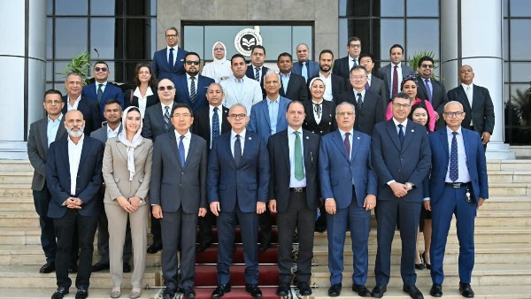 الدكتور محمد فريد وزير الاستثمار والتجارة الخارجية 