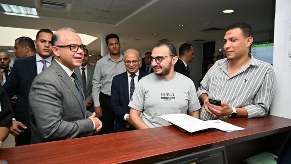 الدكتور محمد فريد وزير الاستثمار والتجارة الخارجية 