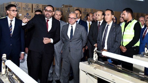 الدكتور محمد فريد وزير الاستثمار والتجارة الخارجية 