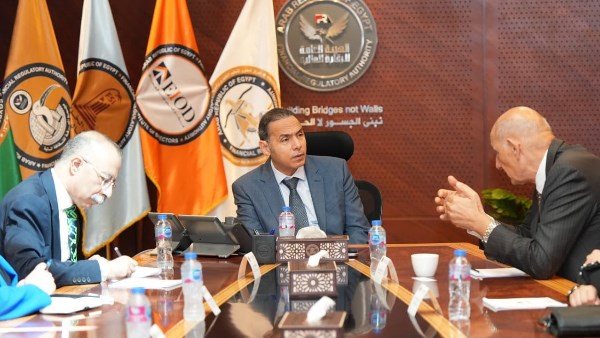 الدكتور إسلام عزام رئيس هيئة الرقابة المالية 