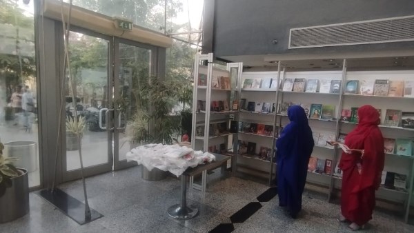معرض مسرح المواجهة والتجوال 
