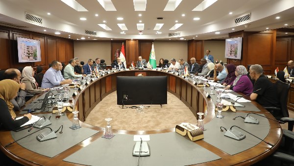 الدكتور أحمد الأنصاري محافظ الجيزة 