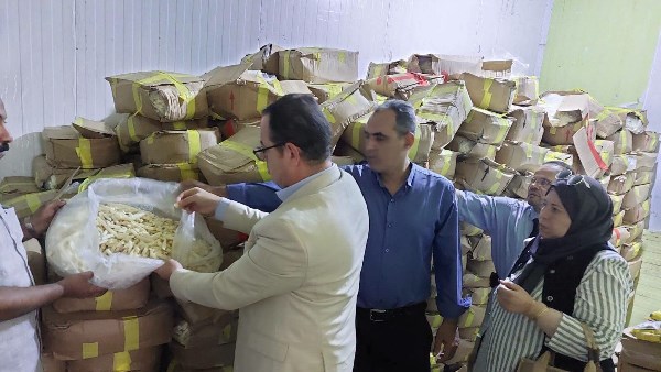 ضبط 7.5 طن بطاطس بمنشأة غير مرخصة تعيد تعبئة بطاطس فاسدة بكرداسة