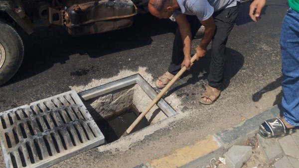 تطهير بالوعات تصريف مياه الأمطار 