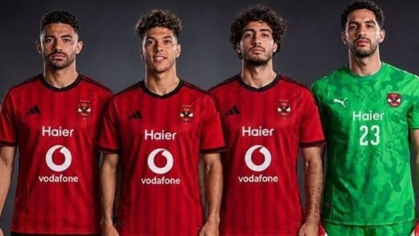لاعبو الأهلي