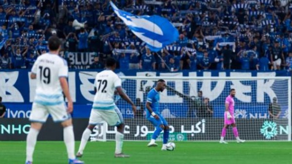  نيوم يهزم الهلال 