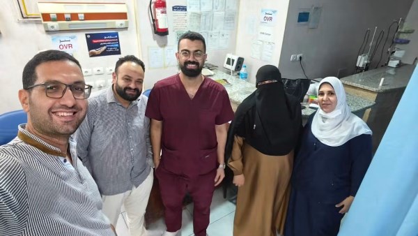 الفريق الطبي