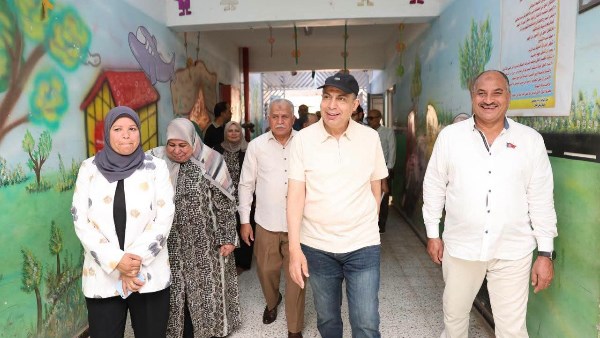 محافظ المنيا يتفقد عدد من مدارس بني مزار 
